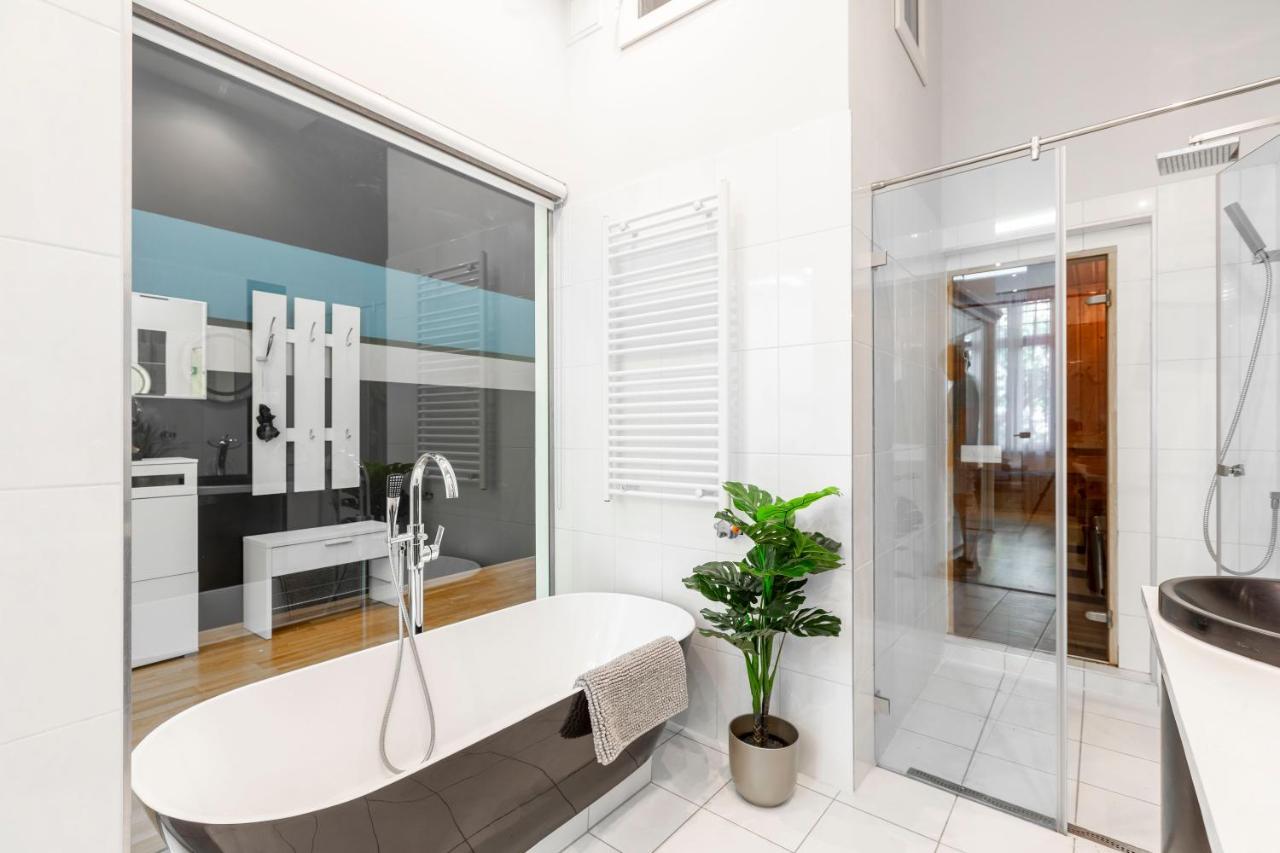 Luxurious & Spacious Downtown Residence In Liszt Ferenc Square بودابست المظهر الخارجي الصورة