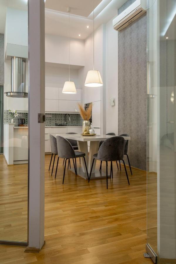 Luxurious & Spacious Downtown Residence In Liszt Ferenc Square بودابست المظهر الخارجي الصورة