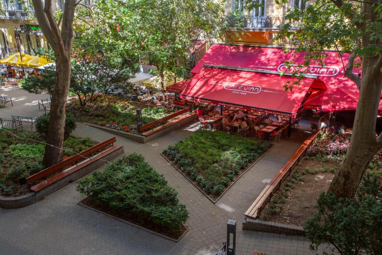 Luxurious & Spacious Downtown Residence In Liszt Ferenc Square بودابست المظهر الخارجي الصورة